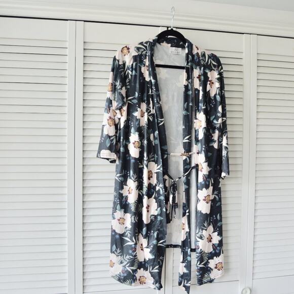 Kins & Kay Floral Print Robe with Interior and Exterior Waist Ties | Size XL - Picture 2 of 7